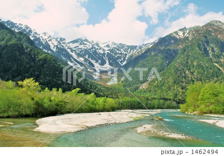 梓川と新緑の穂高連峰 1462494