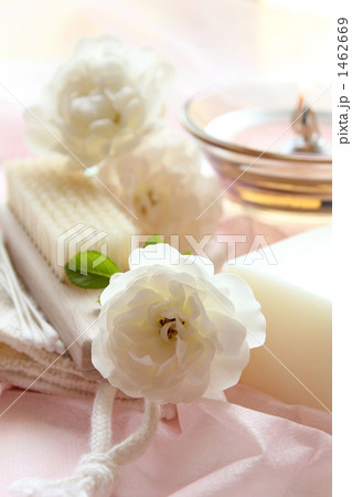 バラとスキンケア用品 1462669