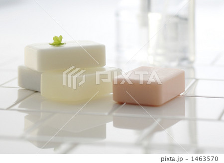 1463570
