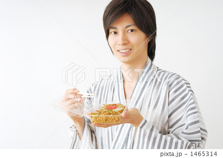 浴衣の男性 1465314