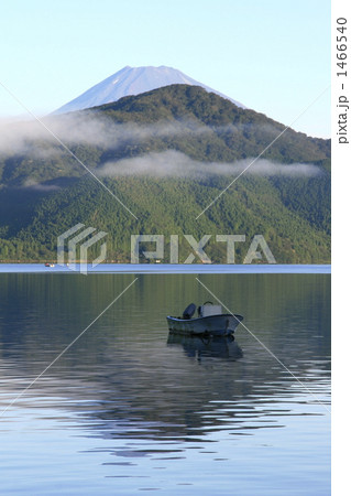 元箱根から見る富士山方向朝焼け 元箱根から見る富士山方向朝焼け 1466540