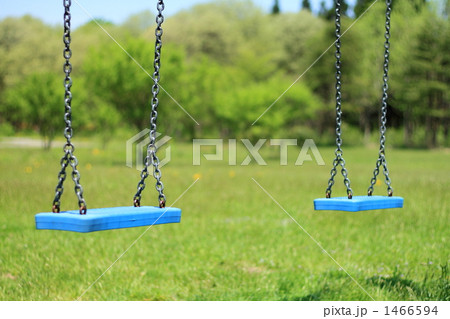 公園のブランコ 1466594