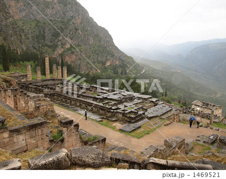 世界遺産「デルフィの考古遺跡」の「 アポロン神殿」（ギリシャ） 1469521