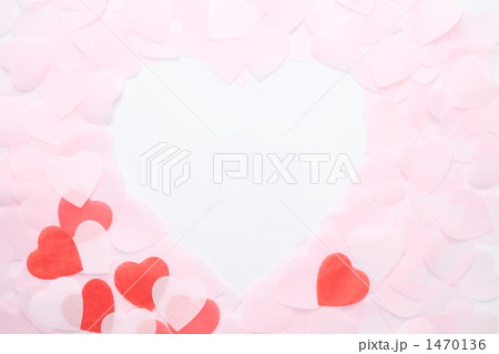 ハートの紙吹雪で作ったハート ハートの紙吹雪で作ったハート 1470136