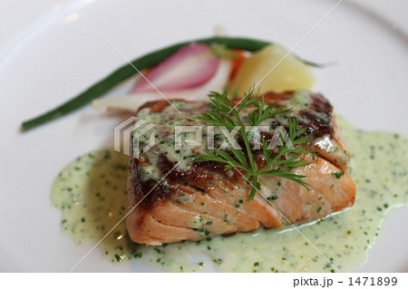 サーモンのムニエル　ホウレンソウソーズがけ 1471899
