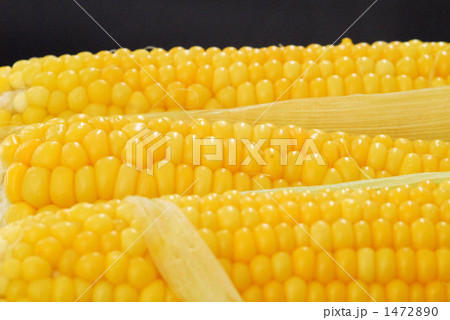 1472890