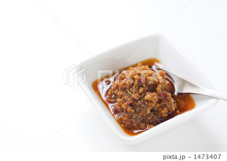 食べるラー油（よこ・白バック・スプーン） 1473407