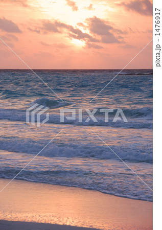 朝日昇る海岸 1476917