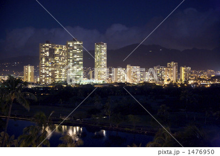 夜の高層マンション群 夜の高層マンション群 1476950