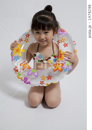 水着の女の子の写真素材