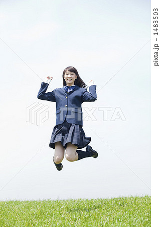 制服姿の女子高生 制服姿の女子高生 1483503