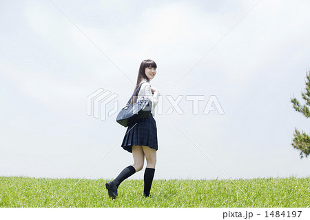 制服姿の女子高生 制服姿の女子高生 1484197
