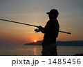 夕暮れの釣り人 1485456