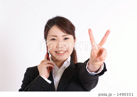 電話するビジネスウーマン 1490351