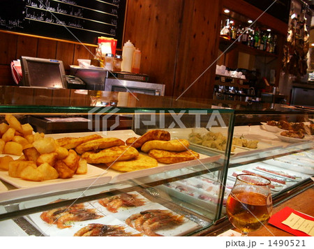 スペインのバルにて スペインのバルにて 1490521