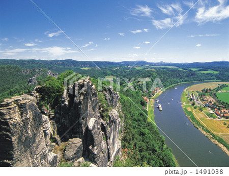 バスタイの奇岩とエルベ川 バスタイの奇岩とエルベ川 1491038