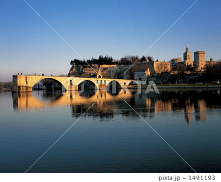 アヴィニョンのサンベネゼ橋 アヴィニョンのサンベネゼ橋 1491193