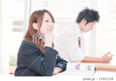 勉強する女子高生 1492228