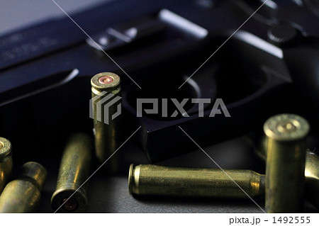 銃と色々な薬莢 銃と色々な薬莢 1492555