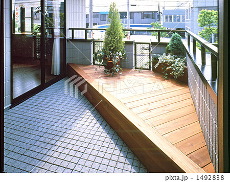 ウッドデッキのテラス 1492838