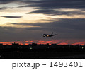 夕暮れの空港 1493401