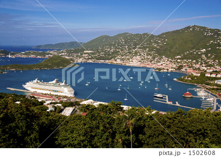 シャーロットアマリに停泊する豪華クルーズ船 シャーロットアマリに停泊する豪華クルーズ船 1502608