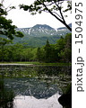 知床二湖に映る山並 1504975