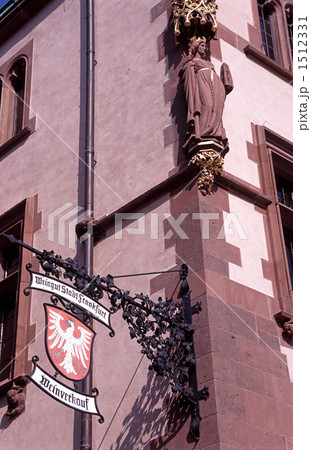 ドイツの伝統的看板 1512331