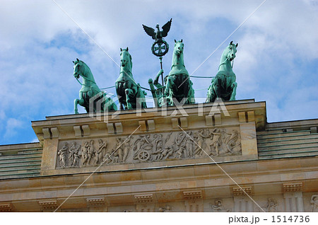 ドイツ　ベルリン　ブランデンブルク門の四頭馬車像 1514736