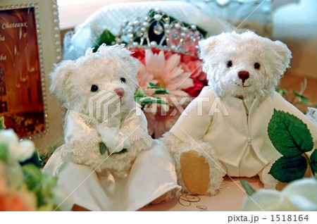 ウエディングベア 結婚式のお花のブーケとティアラ  1518164