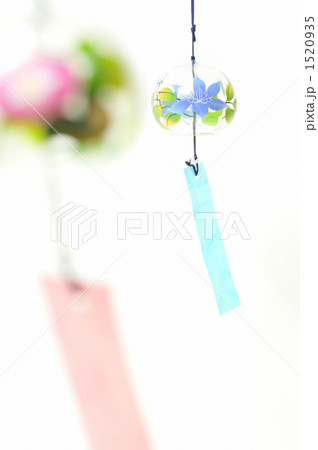 夏は風鈴の音に耳をすませ。 1520935