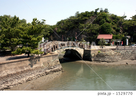和歌山の和歌浦の名所、不老橋が青空に映える 和歌山の和歌浦の名所、不老橋が青空に映える 1529770