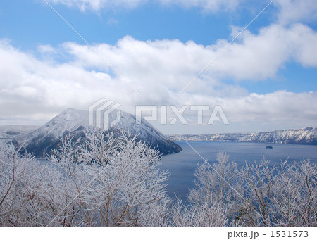 樹氷と晴れの摩周湖 1531573
