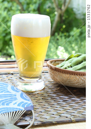 庭先でビール02 1533762