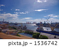 1536742
