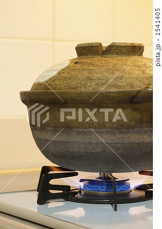 ガスレンジでの調理シーン 1541405