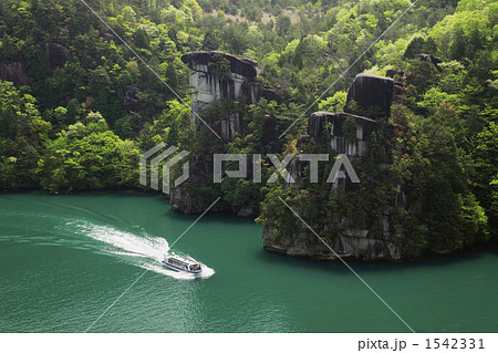 新緑の恵那峡 1542331