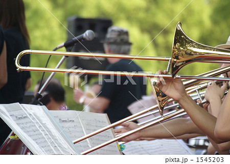 ブラスバンドのコンサート ブラスバンドのコンサート 1545203
