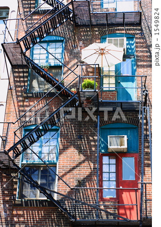 アパートの階段 1549824