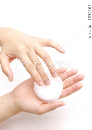 クリーム 1550107