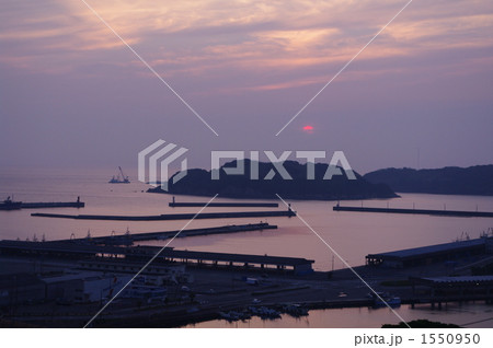 日暮れの浜田港 1550950