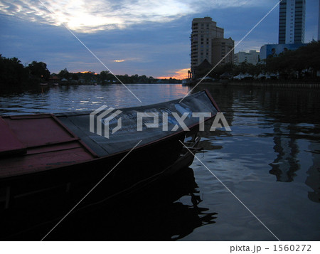 サラワク川の日の出 1560272