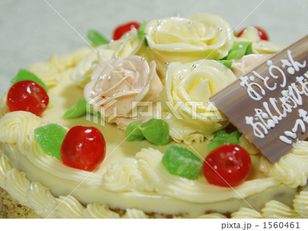 お父さんの誕生日ケーキの写真素材