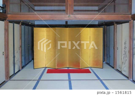 金屏風のある部屋 1561815