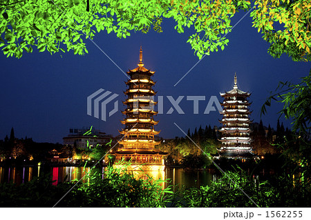 桂林の日月塔 1562255