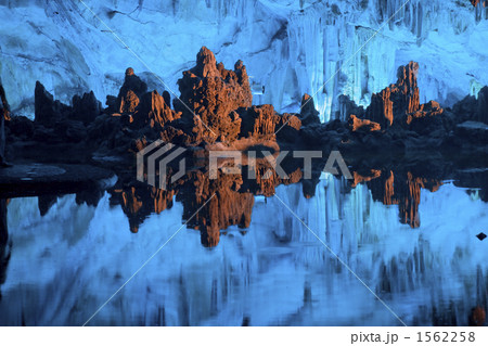 桂林の蘆笛岩鍾乳洞 1562258