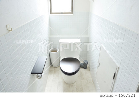 1567521