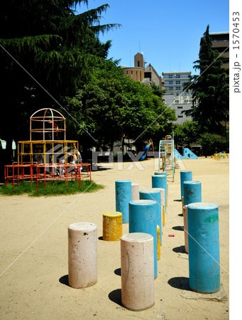公園の遊具 公園の遊具 1570453
