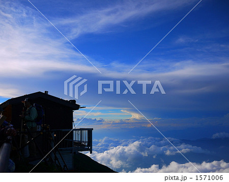 雲上での休息 1571006