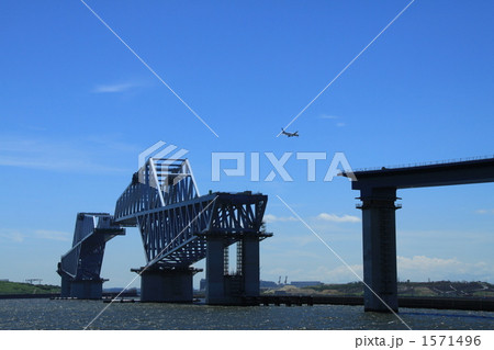 建設中の東京港臨海大橋 1571496